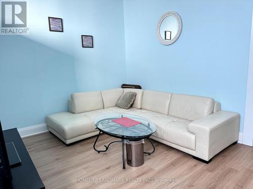 Unit 3 - 33 Luzon Avenue, Markham, ON - Indoor Photo Showing Living Room