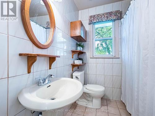 20 Erlesmere Avenue, Brampton, ON - Indoor Photo Showing Bathroom