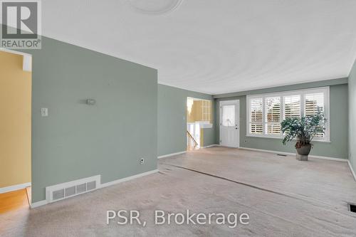 60 Bamford Crescent, Toronto, ON - Indoor Photo Showing Other Room
