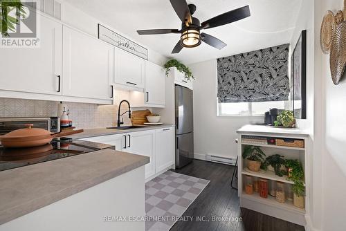 901 - 700 Dynes Road, Burlington, ON - Indoor Photo Showing Kitchen With Upgraded Kitchen