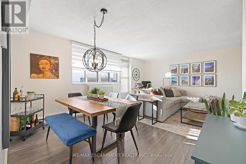 901 - 700 Dynes Road, Burlington, ON - Indoor