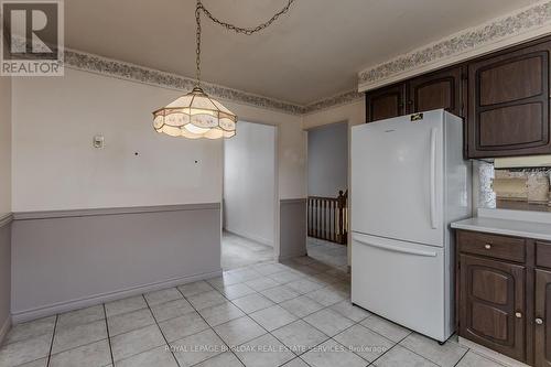 2374 Duncaster Drive, Burlington, ON - Indoor Photo Showing Kitchen