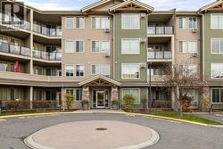 3735 Casorso Road Unit# 305  Kelowna, BC V1W 5G1