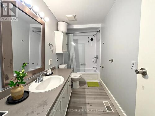 A - 255 Blackhorne Drive, Kitchener, ON - Indoor Photo Showing Bathroom