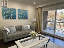 UPPER APARTMENT - 373 APACHE TRAIL  Toronto, ON M2H 2W6