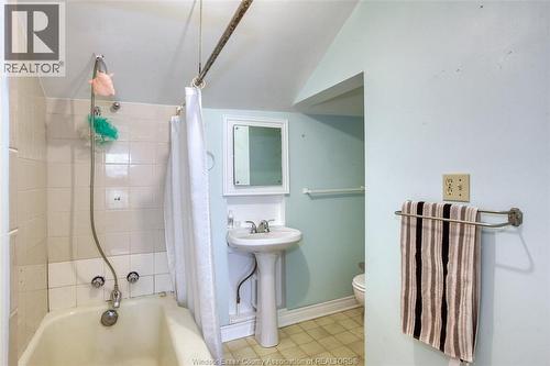 641 Road 3, Kingsville, ON - Indoor Photo Showing Bathroom
