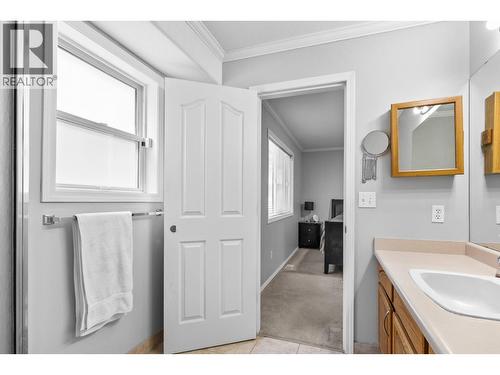 125 Applecrest Court, Kelowna, BC - Indoor Photo Showing Bathroom