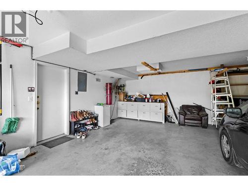 125 Applecrest Court, Kelowna, BC - Indoor Photo Showing Garage