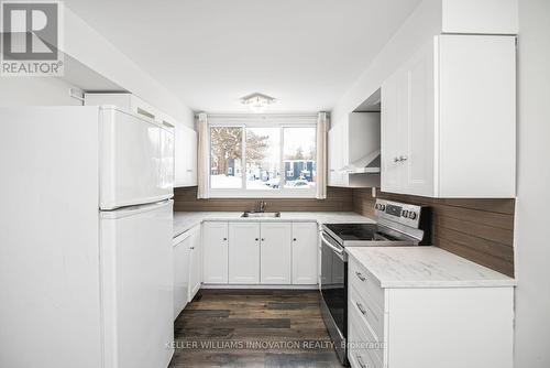 9A - 25 Britten Close, Hamilton, ON - Indoor Photo Showing Kitchen