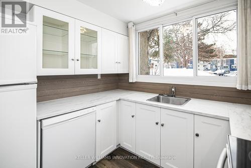 9A - 25 Britten Close, Hamilton, ON - Indoor Photo Showing Kitchen