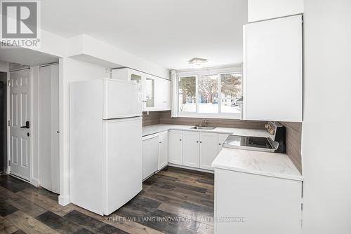 9A - 25 Britten Close, Hamilton, ON - Indoor Photo Showing Kitchen