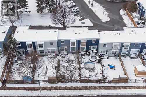 9A - 25 Britten Close, Hamilton, ON - Outdoor