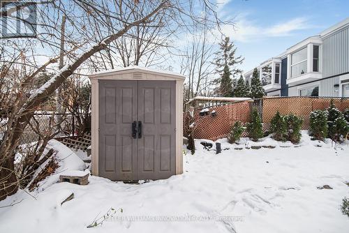 9A - 25 Britten Close, Hamilton, ON - Outdoor