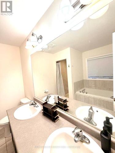 1175 Upper Thames Drive, Woodstock, ON - Indoor Photo Showing Bathroom