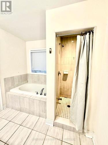 1175 Upper Thames Drive, Woodstock, ON - Indoor Photo Showing Bathroom