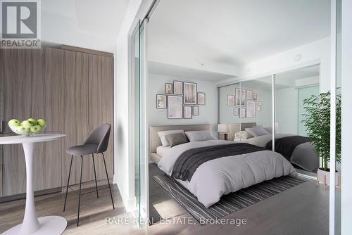 1002 - 955 Bay Street, Toronto, ON - Indoor Photo Showing Bedroom