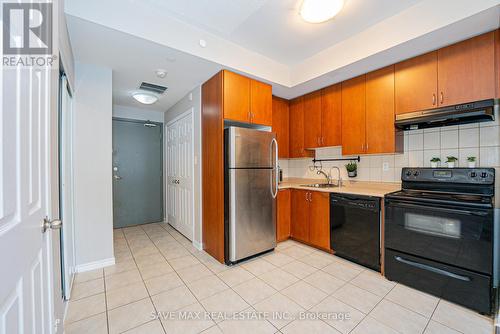 213 - 3075 Thomas Street, Mississauga, ON - Indoor Photo Showing Kitchen