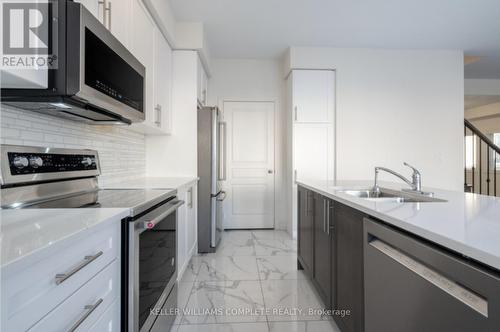 3159 Lula Road, Burlington, ON - Indoor Photo Showing Kitchen With Stainless Steel Kitchen With Double Sink