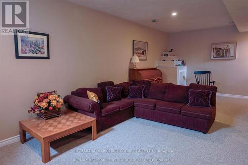 1856 Sherbrooke Street W, Cavan Monaghan (Cavan-Monaghan), ON - Indoor Photo Showing Living Room
