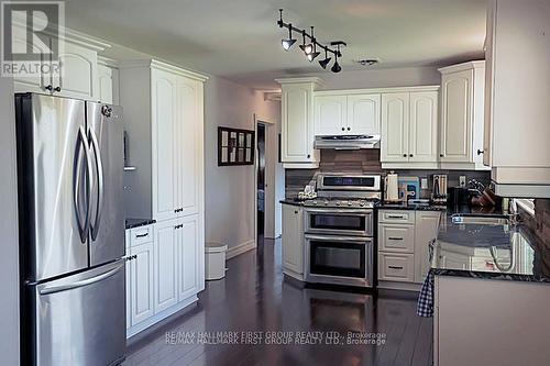 1856 Sherbrooke Street W, Cavan Monaghan (Cavan-Monaghan), ON - Indoor Photo Showing Kitchen