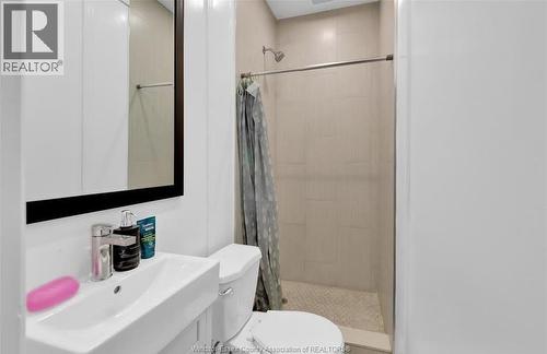 930 Church Street Unit# Upper, Windsor, ON - Indoor Photo Showing Bathroom