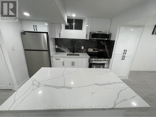 Bsmt - 339 Fleetwood Drive, Oshawa, ON - Indoor Photo Showing Kitchen