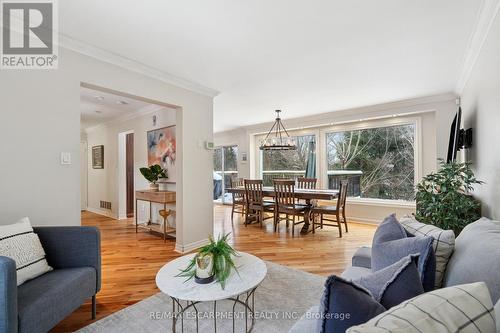 7 Birchway Place, Halton Hills, ON - Indoor Photo Showing Living Room