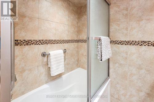 108 - 510 Queenston Road, Hamilton (Corman), ON - Indoor Photo Showing Bathroom