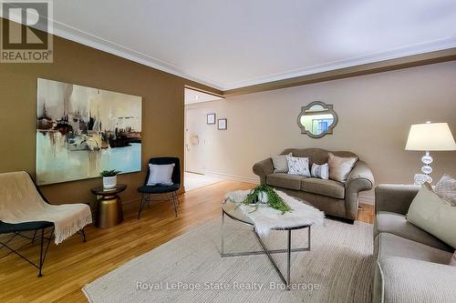 108 - 510 Queenston Road, Hamilton (Corman), ON - Indoor Photo Showing Living Room