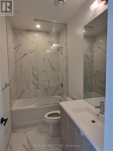 617 C Tower - 8 Interchange Way, Vaughan, ON - Indoor Photo Showing Bathroom