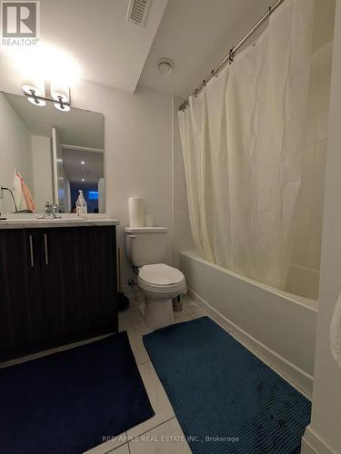 88 Fairlane Avenue N, Barrie, ON - Indoor Photo Showing Bathroom