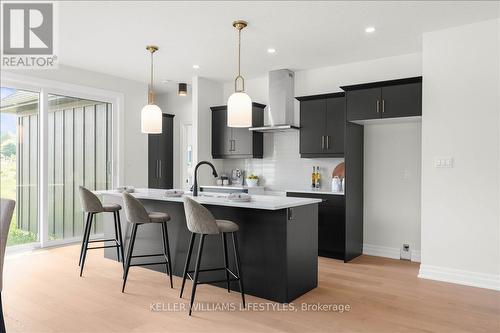 39 East Glen Drive, Lambton Shores (Arkona), ON - Indoor Photo Showing Kitchen With Upgraded Kitchen