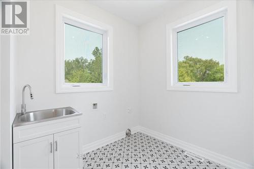 39 East Glen Drive, Lambton Shores (Arkona), ON - Indoor