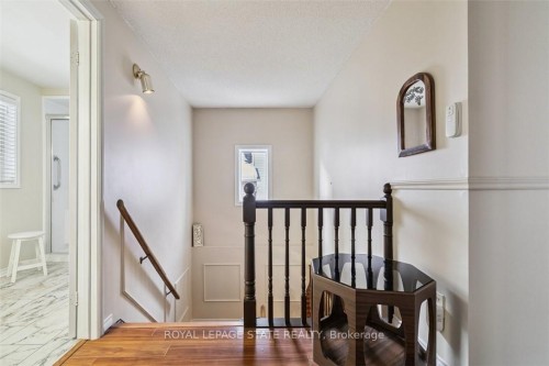10 Finch Place, Hamilton, ON - Indoor Photo Showing Other Room