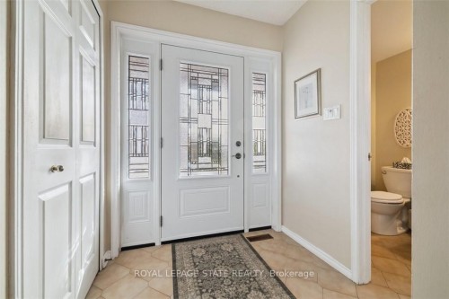 10 Finch Place, Hamilton, ON - Indoor Photo Showing Other Room