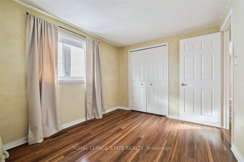 10 Finch Place, Hamilton, ON - Indoor Photo Showing Other Room