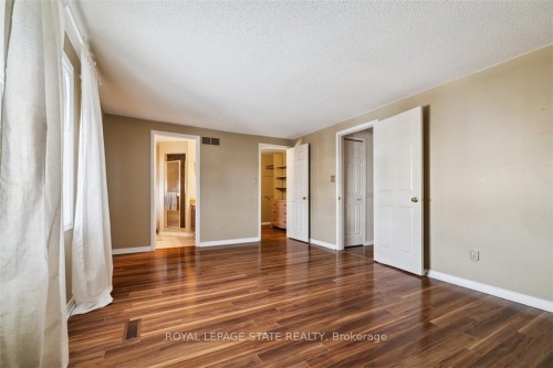 10 Finch Place, Hamilton, ON - Indoor Photo Showing Other Room