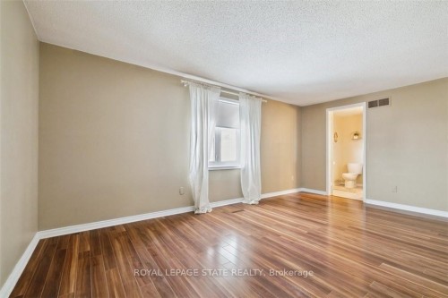 10 Finch Place, Hamilton, ON - Indoor Photo Showing Other Room