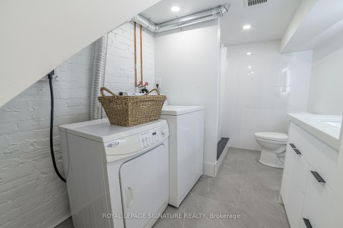 Bsmt-103 Gloucester Street, Toronto, ON - Indoor Photo Showing Other Room