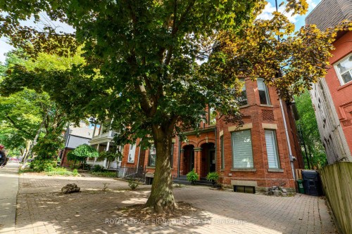 Bsmt-103 Gloucester Street, Toronto, ON - Outdoor