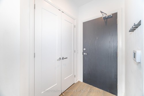 109-293 The Kingsway N/A, Toronto, ON - Indoor Photo Showing Other Room