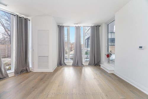 109-293 The Kingsway N/A, Toronto, ON - Indoor Photo Showing Other Room