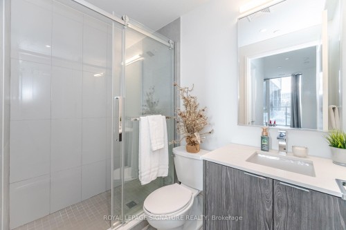 109-293 The Kingsway N/A, Toronto, ON - Indoor Photo Showing Bathroom