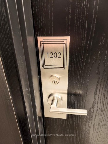 1202-2007 James Street, Burlington, ON - Indoor Photo Showing Laundry Room