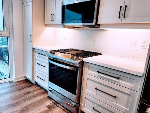 1202-2007 James Street, Burlington, ON - Indoor Photo Showing Kitchen
