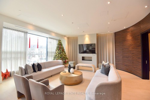 1202-2007 James Street, Burlington, ON - Indoor Photo Showing Living Room