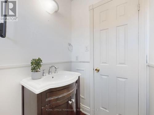 3873 Teeswater Road, Mississauga, ON - Indoor Photo Showing Bathroom