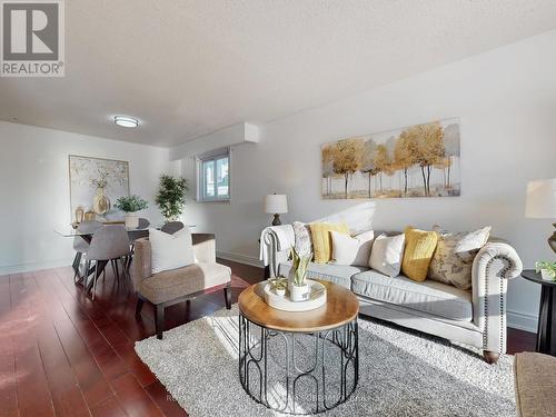 3873 Teeswater Road, Mississauga, ON - Indoor Photo Showing Living Room