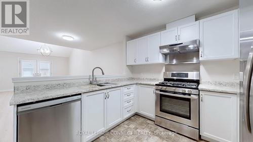 13 - 11 Harvest Lane, Norfolk, ON - Indoor Photo Showing Kitchen