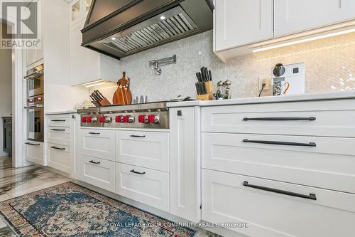 2401 Irene Crescent, Oakville, ON - Indoor Photo Showing Kitchen